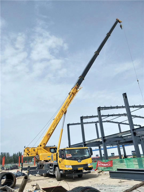 清河门区超高层建筑钢结构吊装案例